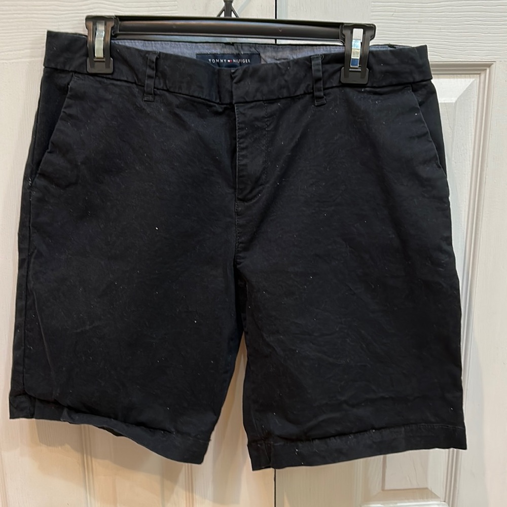 Tommy Hilfiger Bermuda shorts. Black, size 10